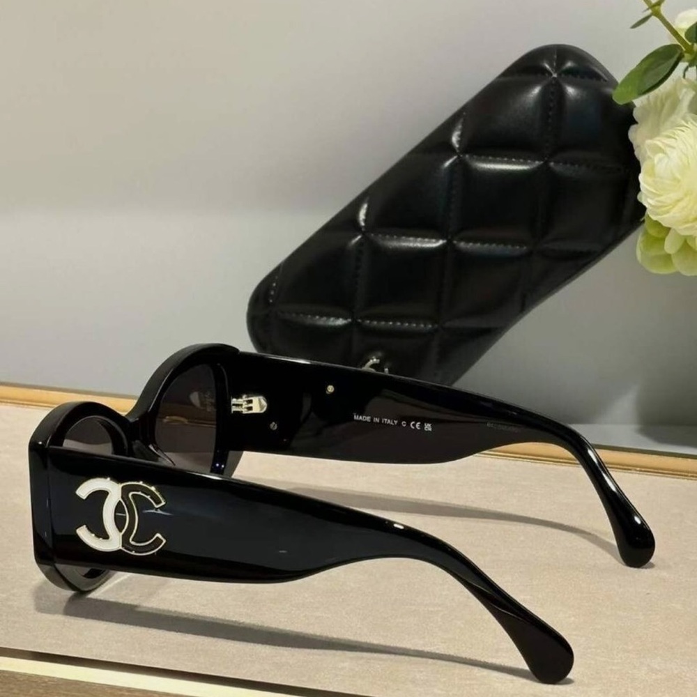 Preloved CHANEL Black Sunglasses - Picture 5 of 8